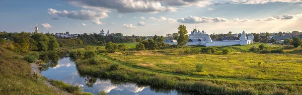 Μεσολάβηση (Ποκρόβσκι) Μονή σε Suzdal. Ρωσία — Φωτογραφία Αρχείου