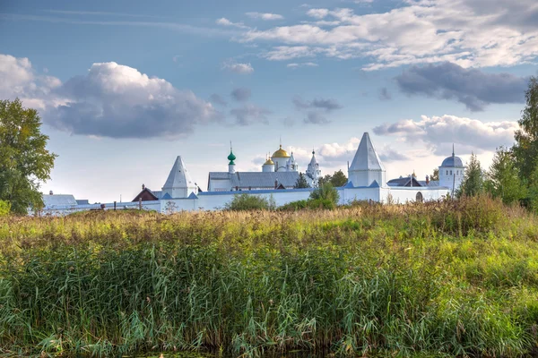 การแทรกแซง (Pokrovsky) วัดในซูซดาล รัสเซีย — ภาพถ่ายสต็อก