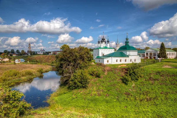 Hermosa vista de la ciudad de Suzdal. Rusia — Foto de Stock