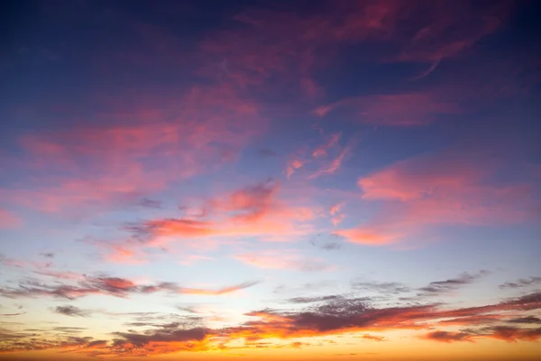 Beau coucher de soleil coloré — Photo