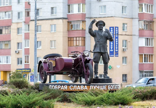 Denkmal unbestechlicher Verkehrspolizist. Belgorod. Russland — Stockfoto