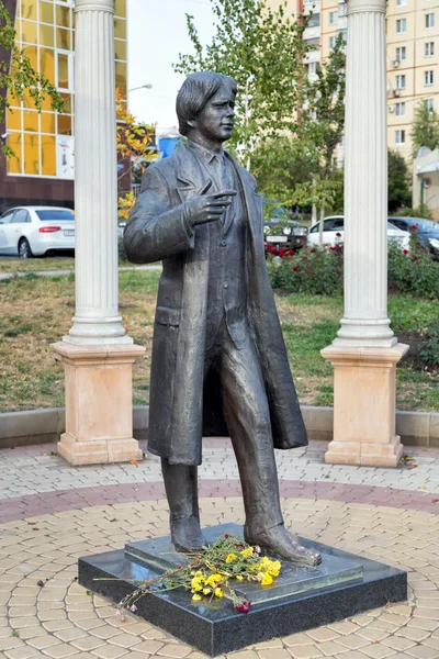 Monument till den ryska poeten Sergei Yesenin. Belgorod. Ryssland — Stockfoto