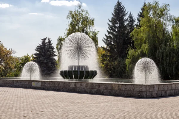 Szökőkutak, Lenin utca. Lipetsk. Oroszország — Stock Fotó