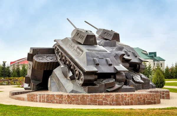 雕塑创作普罗霍罗夫卡-塔兰的坦克大战。俄罗斯 — 图库照片