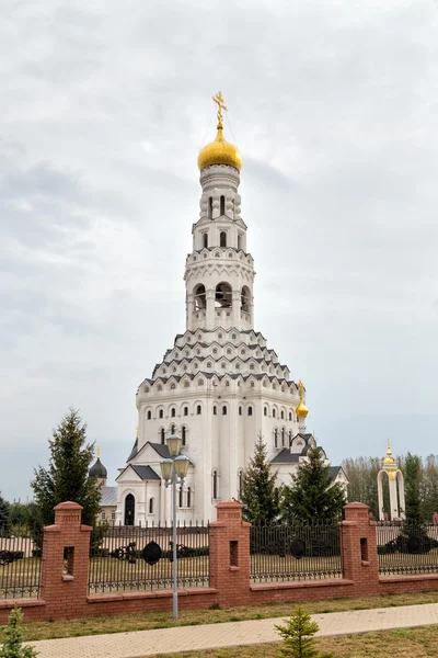 Péter és Paul-templom. Prohorovkában. Oroszország — Stock Fotó