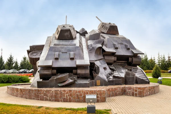 A composição escultórica, batalha de tanques em Prokhorovka - Taran. Rússia — Fotografia de Stock