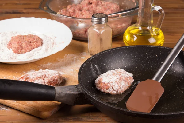 Proceso de elaboración de albóndigas — Foto de Stock