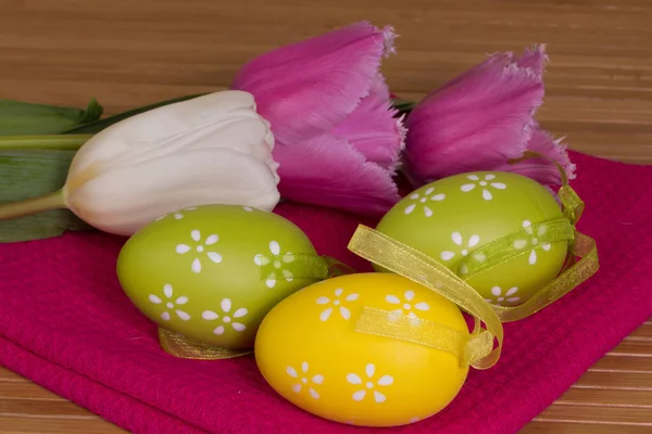 Huevos Pascua Flores Frescas Primavera —  Fotos de Stock