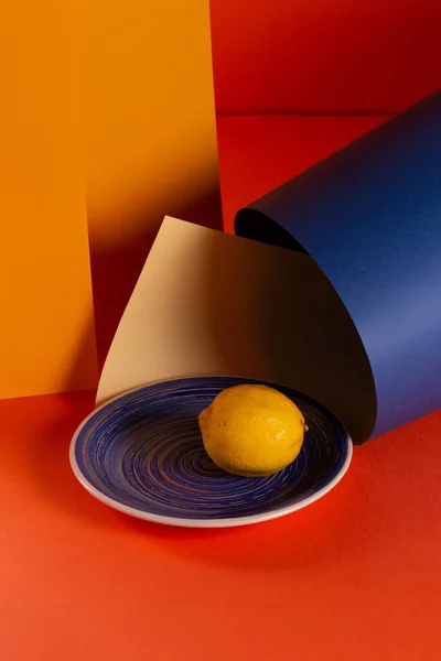 オレンジ 黄色を用いた非対称で抽象的な幾何学的背景 — ストック写真