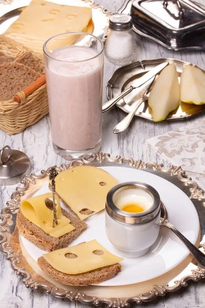 Yoghurt Smoothie Och Färsk Frukt Till Frukost — Stockfoto