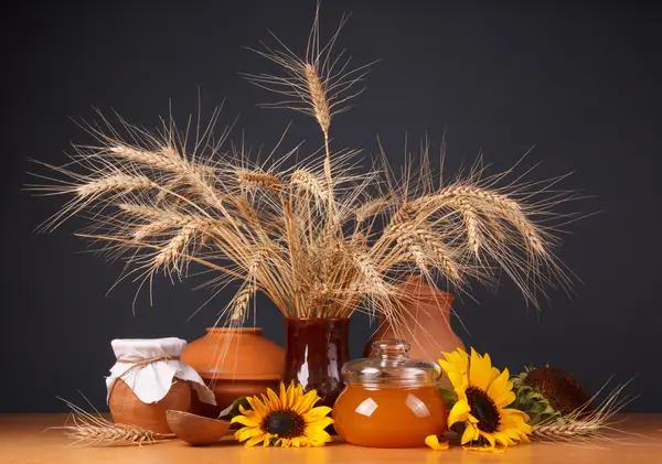 Natura morta con cibo fresco naturale — Foto Stock