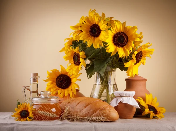 Natura morta con cibo fresco naturale — Foto Stock