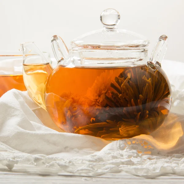 透明茶壶和杯茶 — 图库照片