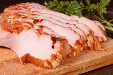 Tütsülenmiş jambon