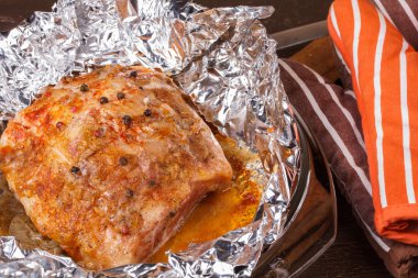 Folyo içinde pişmiş et