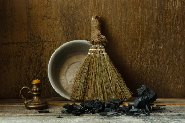 Still life with vintage tools for cleaning — Stock Photo, Image