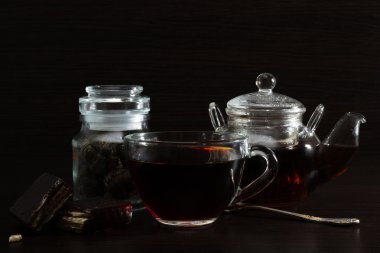 Çay ve çaydanlık.