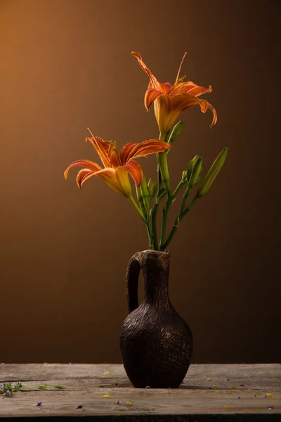 Martwa natura z lilii — Zdjęcie stockowe
