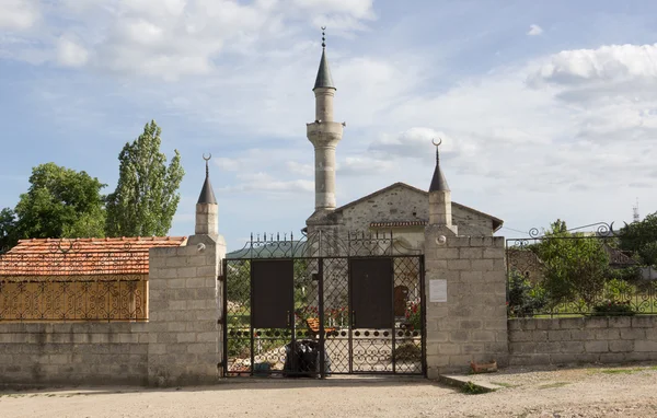 Die usbekische Moschee (14. Jahrhundert) - eine aktive Moschee in staryi krym — Stockfoto