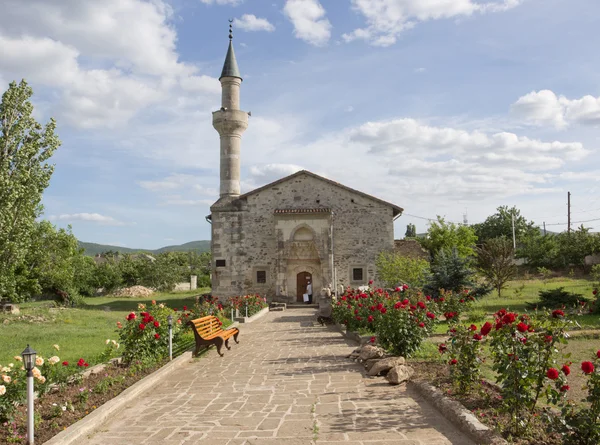 Die usbekische Moschee (14. Jahrhundert) - eine aktive Moschee in staryi krym, Krim — Stockfoto