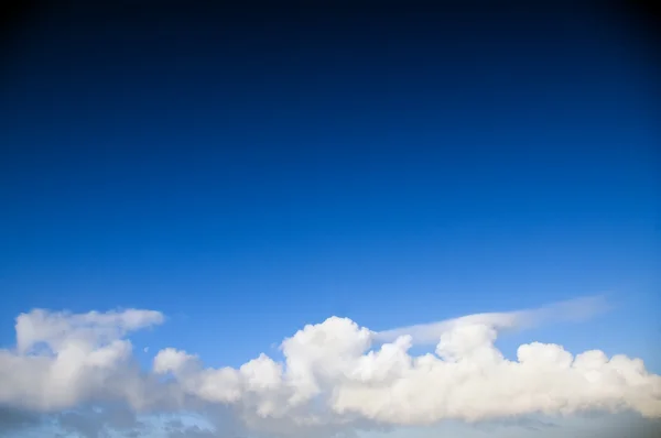 Blue sky with clouds — Stock Photo, Image