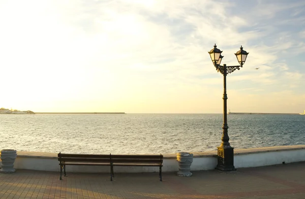 The quay of the the seaside city — Stock Photo, Image