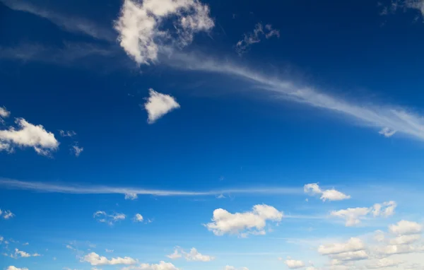 Cielo azul luz del día — Foto de Stock