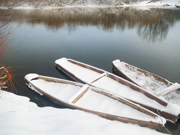 Bateaux Sur Rive Rivière Hiver — Photo