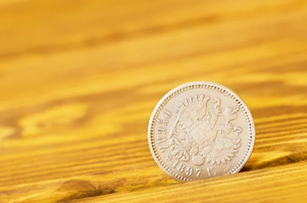 Moneda de plata antigua —  Fotos de Stock