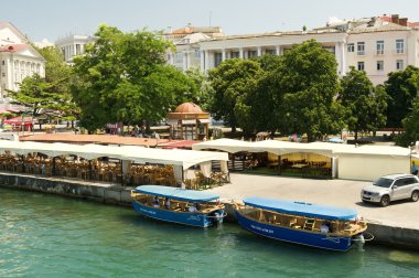 Kıyı küçük restoranlar