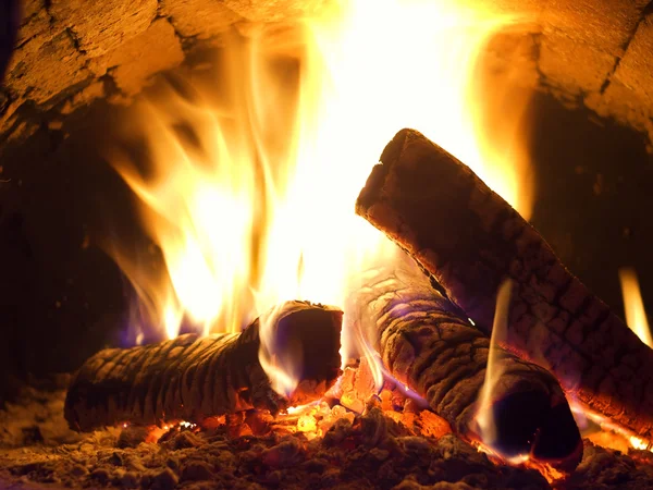 Fire in fireplace. — Stock Photo, Image