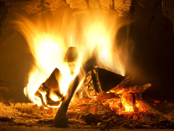 Fuego en la chimenea. — Foto de Stock