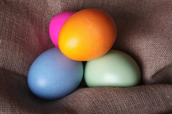 Πολύχρωμα Πασχαλινά αυγά σε καμβά — Φωτογραφία Αρχείου