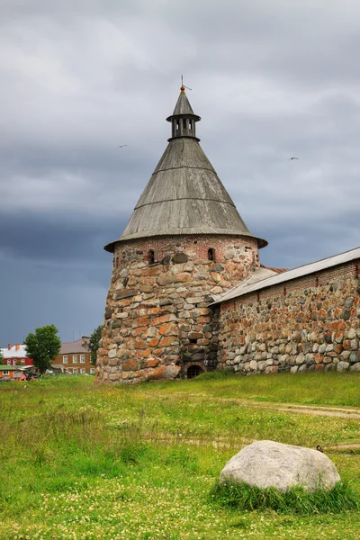 Aartsengel toren van Solovetski-klooster Rechtenvrije Stockafbeeldingen