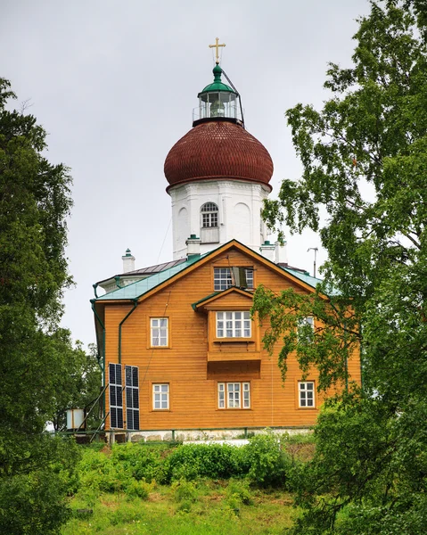 Iglesia-faro de Voznesenskaya en la montaña Sekirnaya, Rusia — Foto de Stock