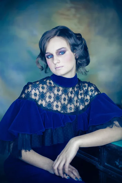 Teenage girl in a vintage dress — Stock Photo, Image