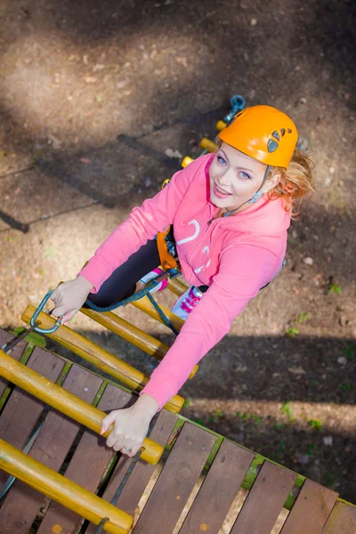 Climber climbs up the stairs — Stock Photo, Image