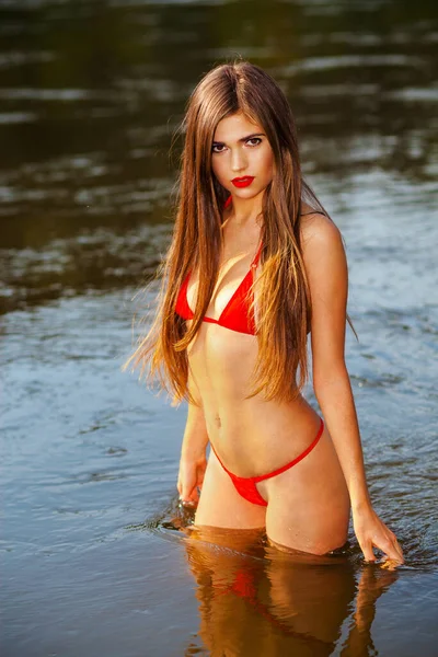 Mujer Increíble Mojada Bikini Hermosa Chica Bikini Agua Modelo Fitness —  Fotos de Stock