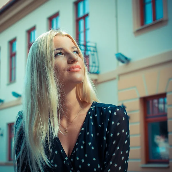 Mooie blonde vrouw, close-up — Stockfoto