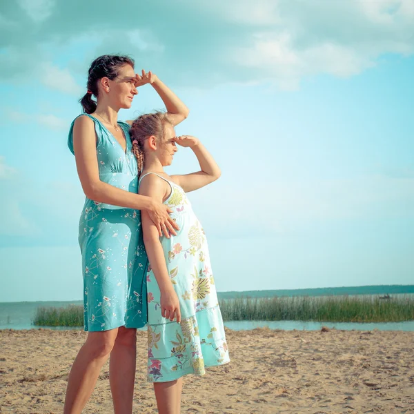 Mor och dotter tonåring — Stockfoto