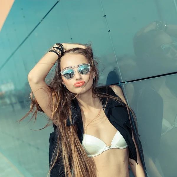 Hermosa chica hipster — Foto de Stock