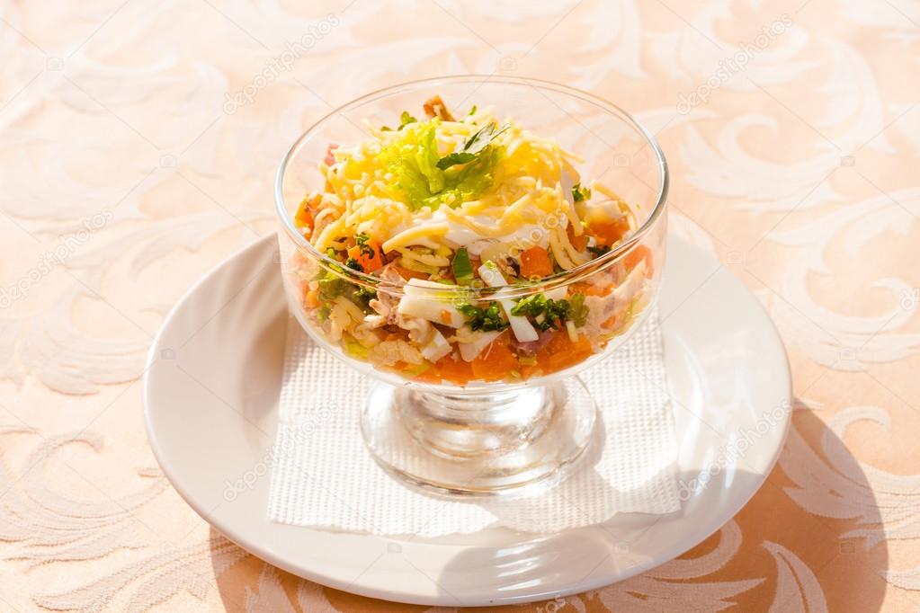 Deniz kokteyli Salata ve diğer lezzetli yemekler Deniz kokteyli Salata ve diğer lezzetli yemekler