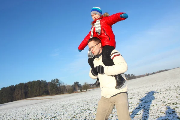 Happy family in winter. — Stock Photo, Image