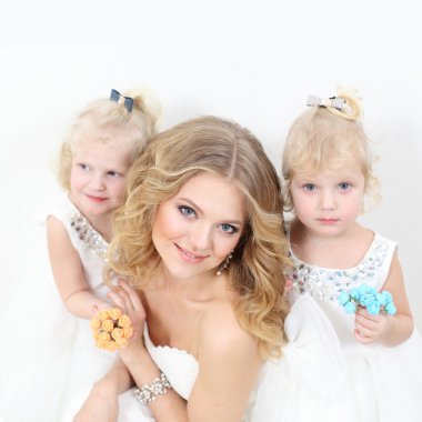 iki genç kızı ile anne