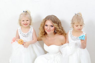 iki genç kızı ile anne