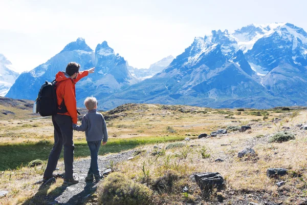 Familienwandern in Patagonien — Stockfoto