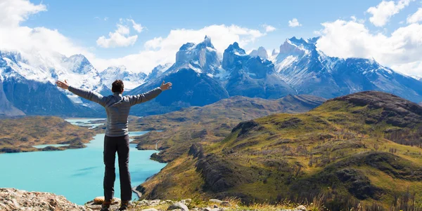 Mann wandert in Patagonien — Stockfoto