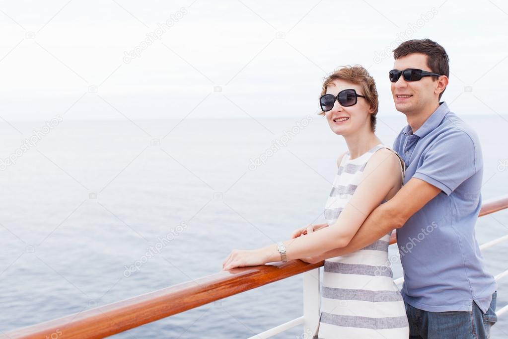 couple at cruise