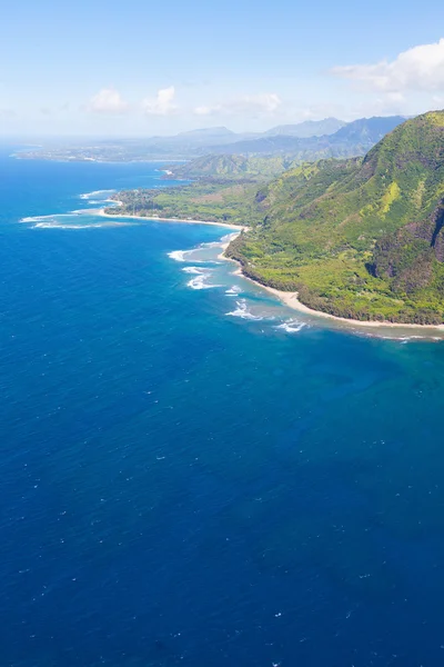 Na пали узбережжя на острові kauai — стокове фото