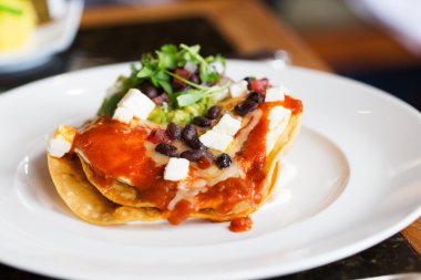 geleneksel huevos rancheros